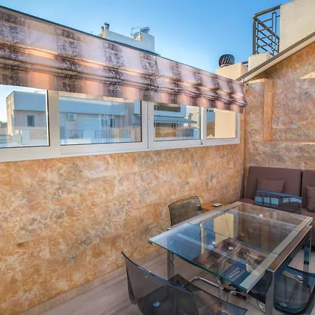 Cosy With Terrace Near Metro Station Athens