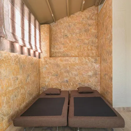 Cosy With Terrace Near Metro Station Apartment *