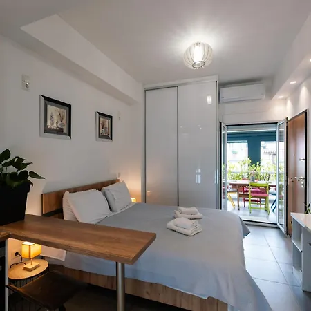 Modern A Apartment *