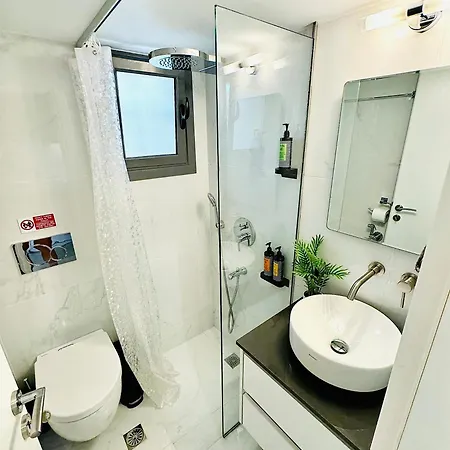 Modern In Elliniko 5 Mins From Metro Apartment *