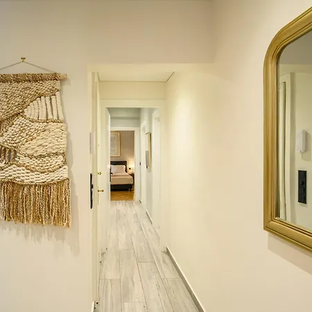 Plaka Premier - Steps From Acropolis Museum And Metro Apartment *