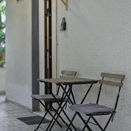 Breezy Apartment *