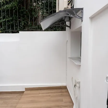 Charming 2 Bedroom House In Iraklio, Greece Athens