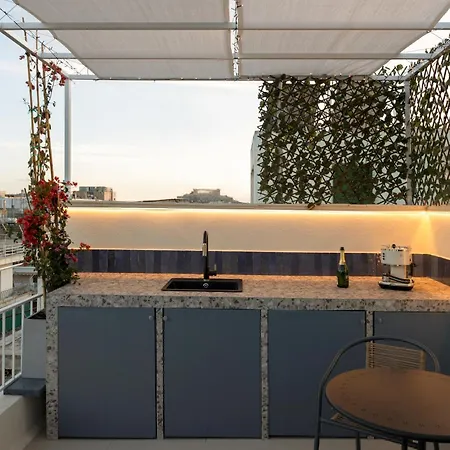 Aristotelus Jacuzzi & Acropolis View *