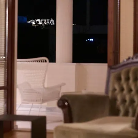Ma Maison Downtown N°8, Indoor Heated Pool Villa