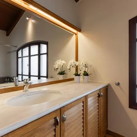 Villa Ma Maison Downtown N°8, Indoor Heated Pool Athene