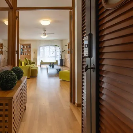 Ma Maison Downtown N°8, Indoor Heated Pool *