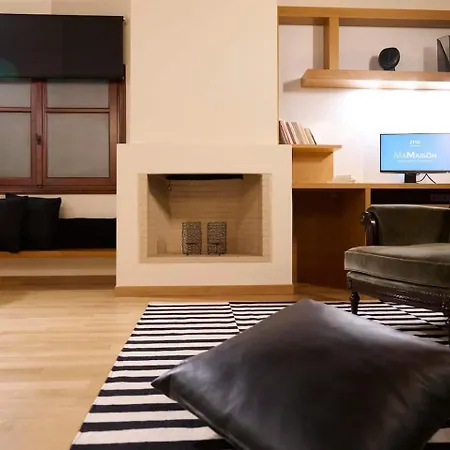 Ma Maison Downtown N°8, Indoor Heated Pool Villa *
