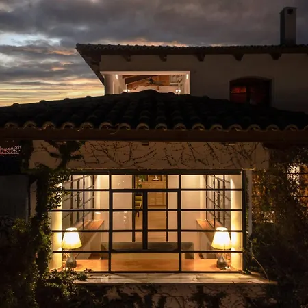 Ma Maison Downtown N°8, Indoor Heated Pool Villa