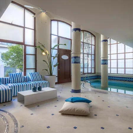 Ma Maison Downtown N°8, Indoor Heated Pool *