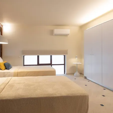 Ma Maison Downtown N°8, Indoor Heated Pool