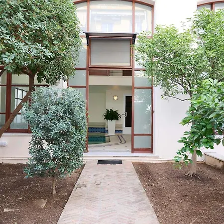 Ma Maison Downtown N°8, Indoor Heated Pool Villa