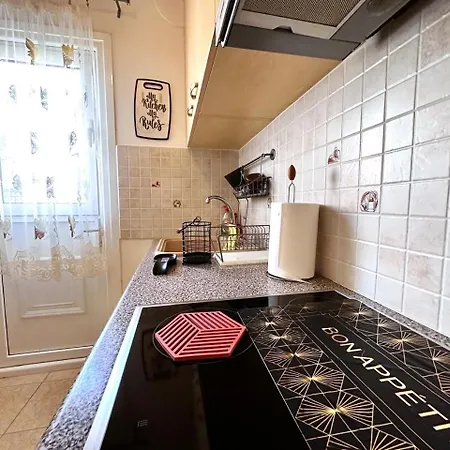 Bohemian In Glyfada Apartment Athens