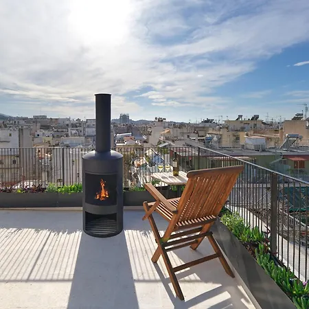 At Your Feet - Modern Loft With A View *