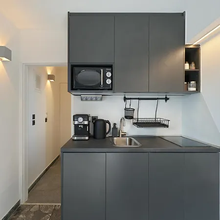 At Your Feet - Modern Loft With A View *