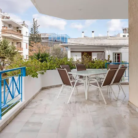 Ample 3br Family In Marousi By Upstreet