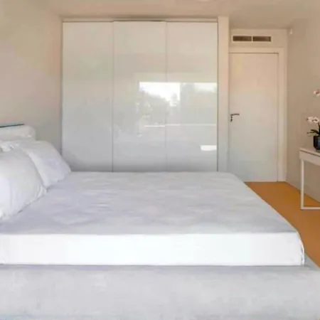 Laguna Blue - Kavouri Vouliagmeni Front Villa *