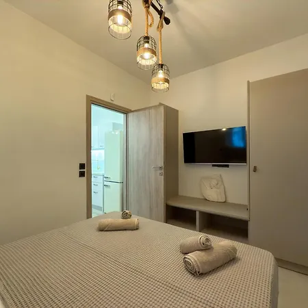 Modern Temple Of Athina 1 & 2 Apartment