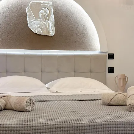 Modern Temple Of Athina 1 & 2 Apartment *