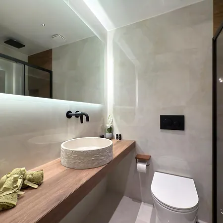 Modern Temple Of Athina 1 & 2 Apartment