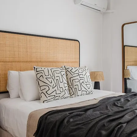 Athens' Gem: Fun, Sun & Your Koukaki Run! Apartment Athens