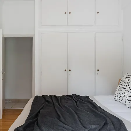 Apartment Athens' Gem: Fun, Sun & Your Koukaki Run!