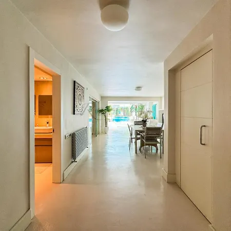 Villa Laguna Blue - Kavouri Vouliagmeni Front *