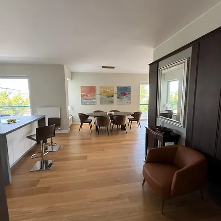 Glyfada Luxury Penthouse Apartment *