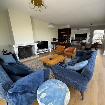 Glyfada Luxury Penthouse Apartment *
