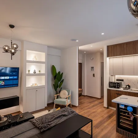 Apartment Aristo129 - Stylish Urban Retreat Balcony By Metro *