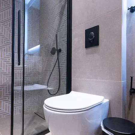Aristo129 - Stylish Urban Retreat Balcony By Metro * Athens