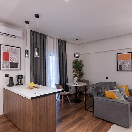 Aristo129 - Stylish Urban Retreat Balcony By Metro Apartment Athens