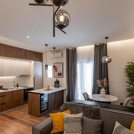 Aristo129 - Stylish Urban Retreat Balcony By Metro Apartment