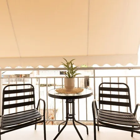 Apartment Aristo129 - Stylish Urban Retreat Balcony By Metro *