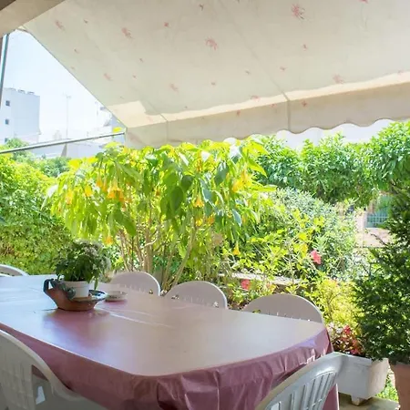 Apartment Family With Garden Next To The Sea Athens