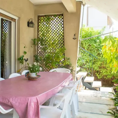 Family With Garden Next To The Sea * Athens