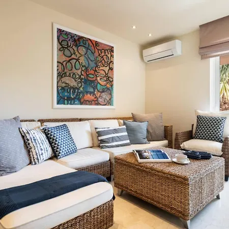 Apartment 2bd Sunny Close To The Athens
