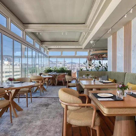 호텔 Hilton Garden Syggrou Avenue 4*