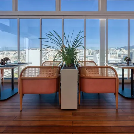 Hilton Garden Syggrou Avenue 호텔 4*