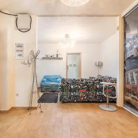 Apartment Pop Art - Experience Local Vibes