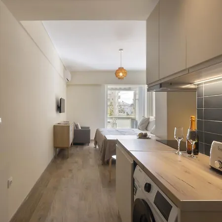 Renovated With Sea View In Palaio Faliro