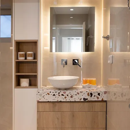 Seaside Elegance Brand New 2bd Luxury Athens
