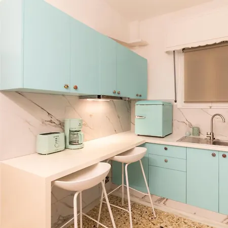 The Acropolis Apartment *