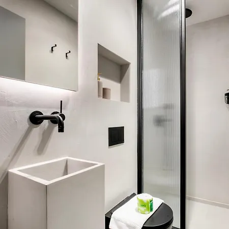Belmont - 2 Bedroom & Balcony In