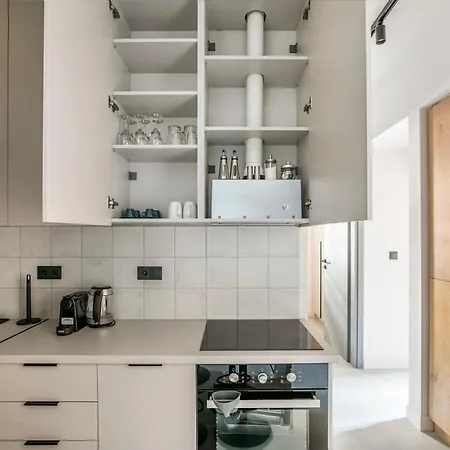 Belmont - 2 Bedroom & Balcony In 아테네