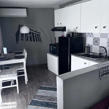 Cozy In The Heart Of Apartment *