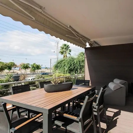Apartment 2 Level Beachfront Luxury By The Olon Athens