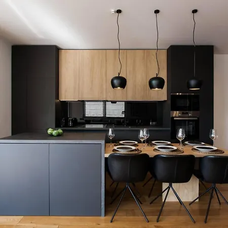 2 Level Beachfront Luxury By The Olon Apartment