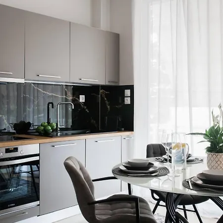 2 Level Beachfront Luxury By The Olon Apartment