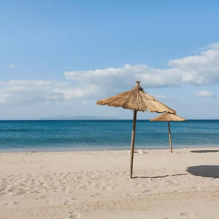 2 Level Beachfront Luxury By The Olon